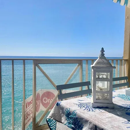 Charmant Studio Avec Terrasse Vue Mer مينتون