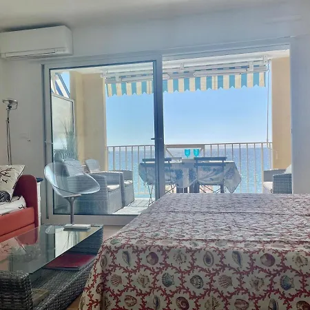 Charmant Studio Avec Terrasse Vue Mer * مينتون