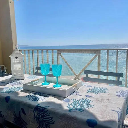 Charmant Studio Avec Terrasse Vue Mer مينتون